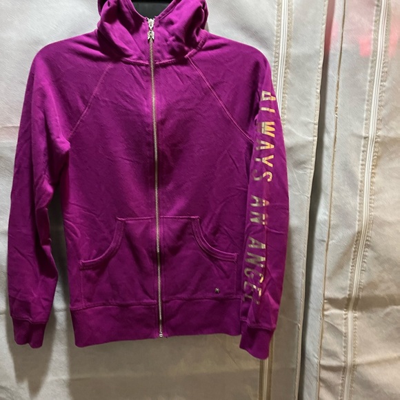 Victoria’s Secret sweatshirt with sequins on the back - Picture 12 of 16